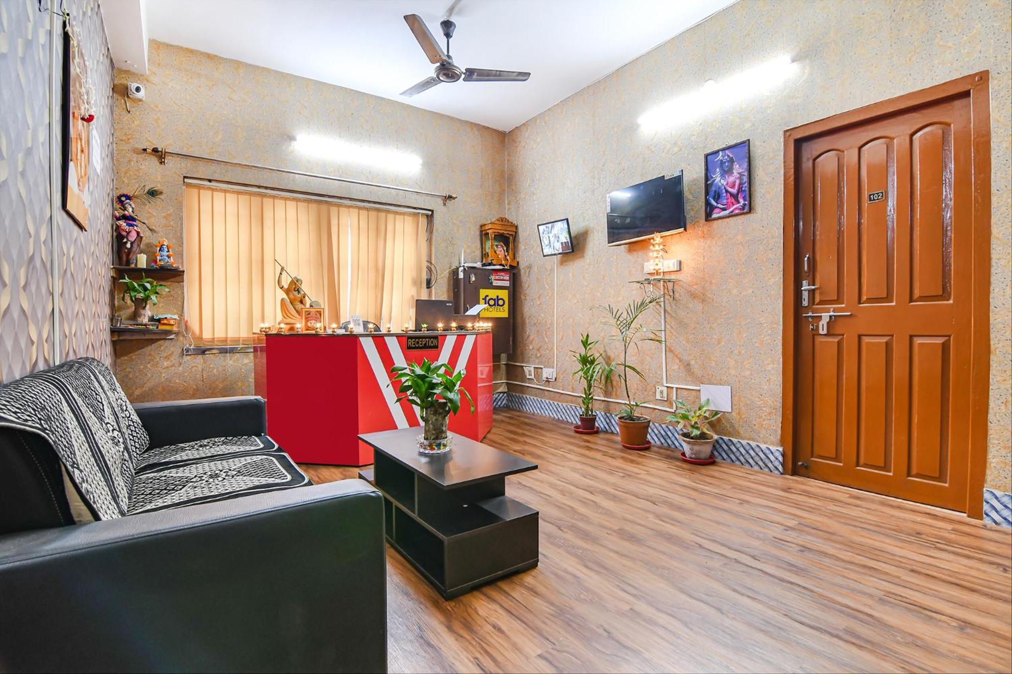 Отель Fabexpress Astoria House Калькутта Экстерьер фото
