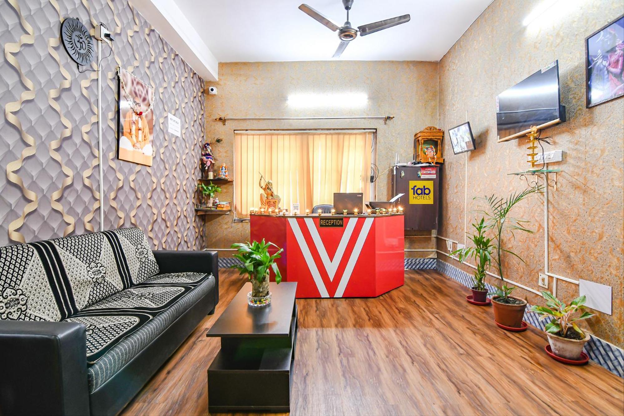 Отель Fabexpress Astoria House Калькутта Экстерьер фото